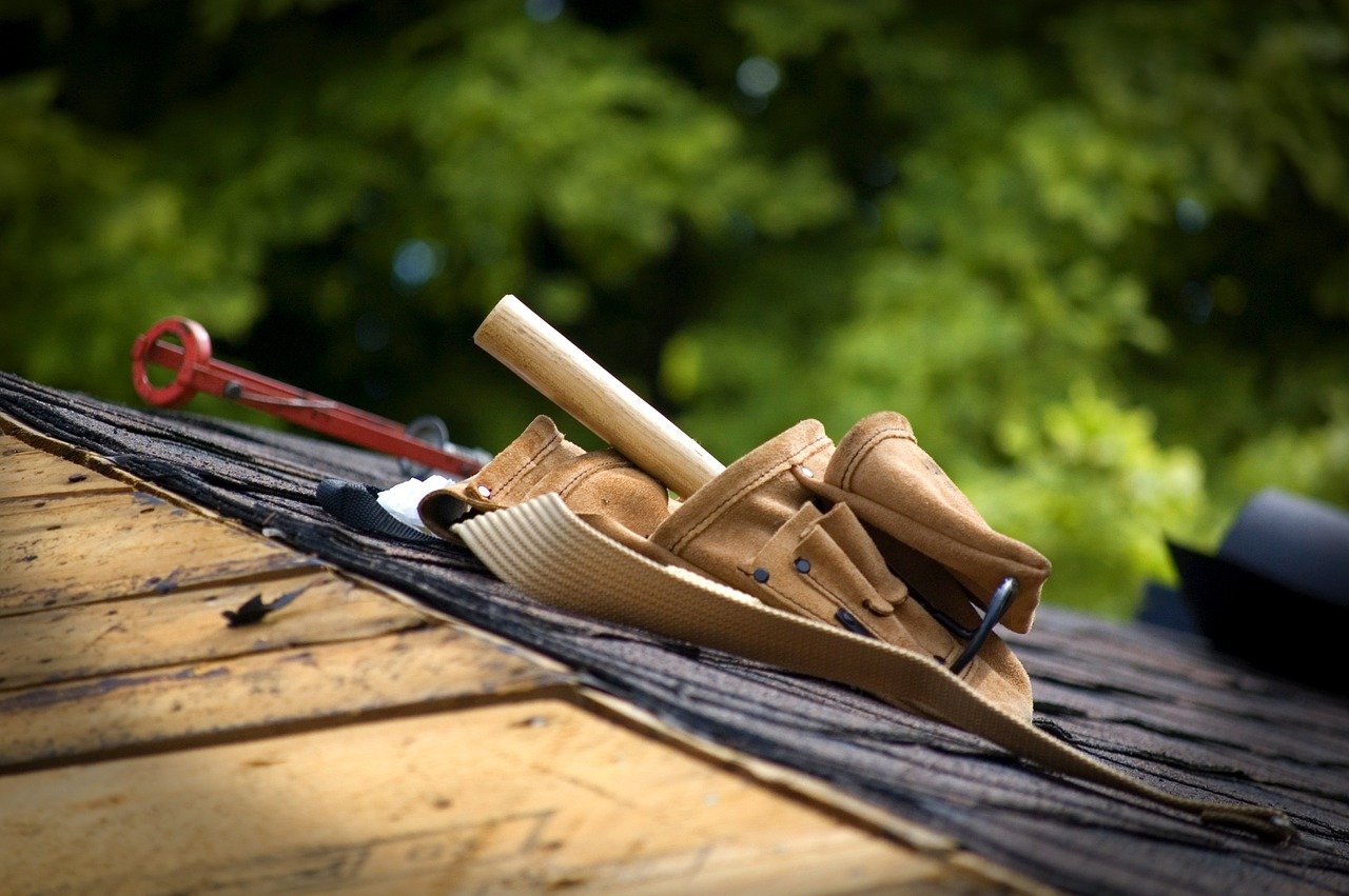 Roofing supply belt on top of roof